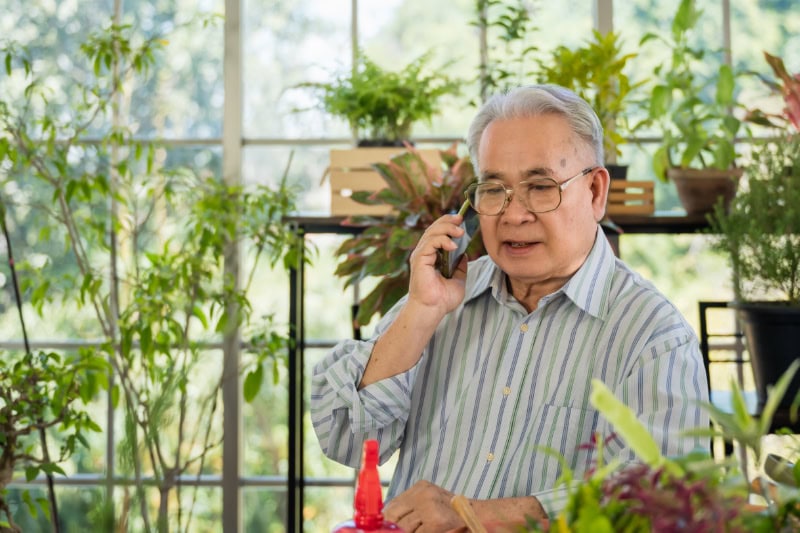 Man on phone to get help.